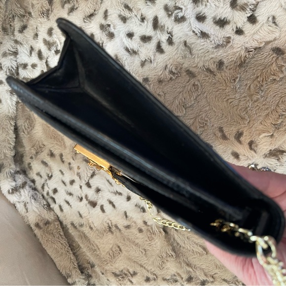 #20 LOUIS VUITTON EPI LEATHER CLUTCH/CROSSBODY BAG - Picture 7 of 15